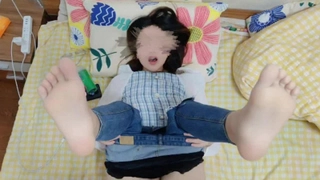 炮叔 约操极品女大生!!长髮大眼叫声淫蕩~?叔叔我还要!!?