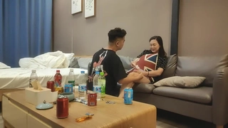 舔口操黑丝骚逼女友，淫语不断，可交换和单男爆操