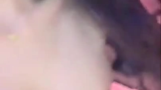 多人群P大站，高层白天大战两个极品骚货少妇，动作猛烈，表情太销魂
