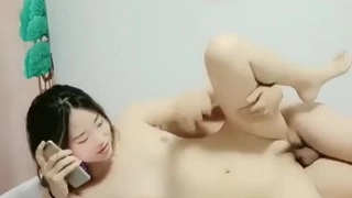 同学聚会把曾经的初恋勾搭上了 小骚货特别喜欢女上骑乘插得深 顶操浪叫太漂亮太骚了 完美露脸 高清1080P版