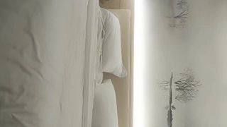 ラテックスストッキングを試着